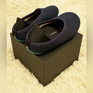 Navy blue Mahabis summer slippers in toddler size 28.